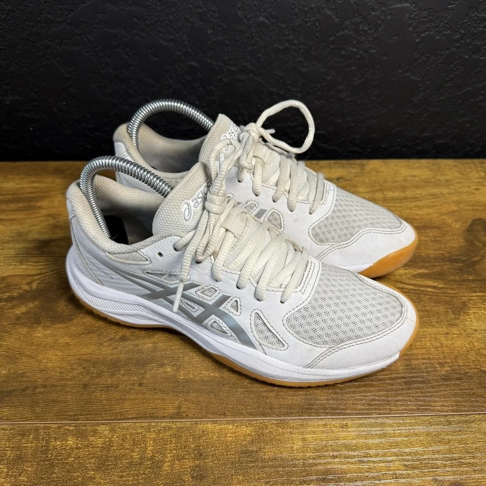 Asics Upcourt 5 1072A107 White Synthetic Mesh Volleyball Shoes Womens‎ 7